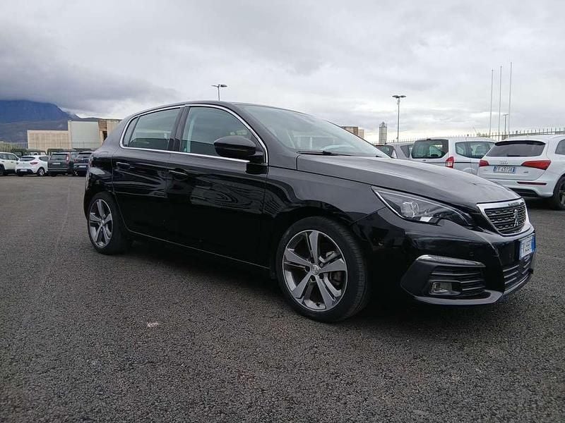 Begagnad Peugeot 308 Style 131 HK (96 kW) 2019 Sedan