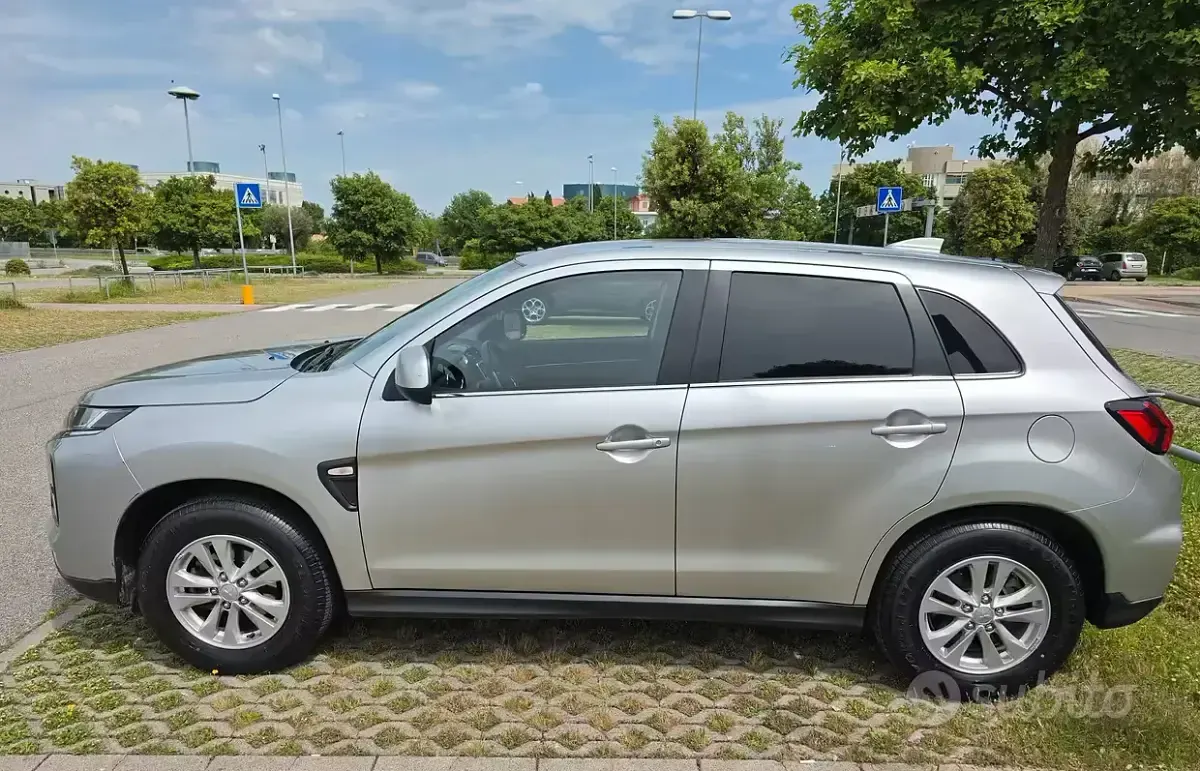 Usata Mitsubishi ASX 150 CV (110 kW) 2021 Grigio SUV