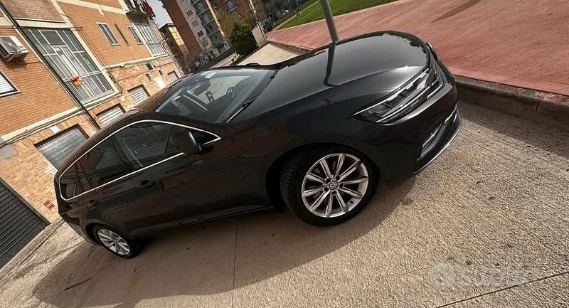 Usata VW Passat 150 CV (110 kW) 2020 Grigio Station wagon