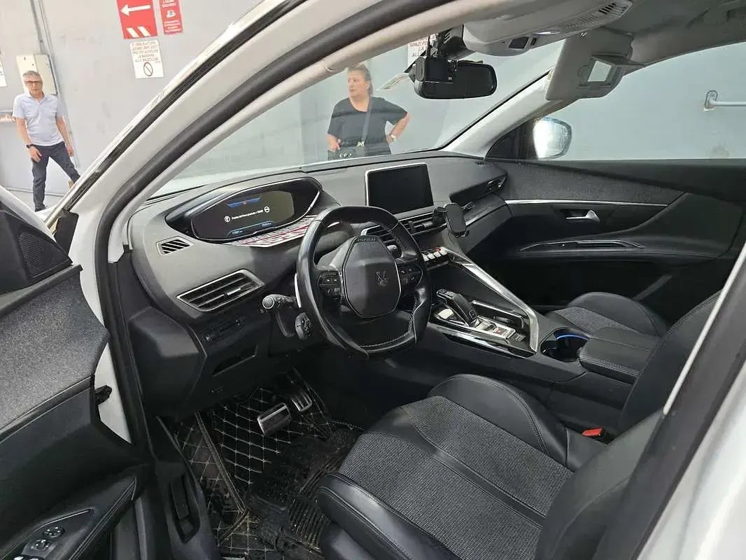 Usata Peugeot 5008 Allure 131 CV (96 kW) 2020 Bianco SUV