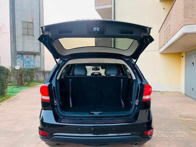 Usata Fiat Freemont 140 CV (102 kW) 2012 Nero SUV