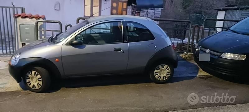 Usata Ford Ka 60 CV (44 kW) 1996 Grigio Utilitaria