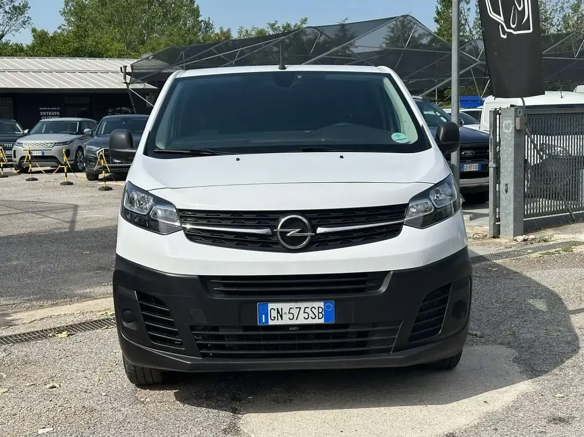 Usata Opel Vivaro-e Combi 120 CV (88 kW) 2023 Bianco Monovolume