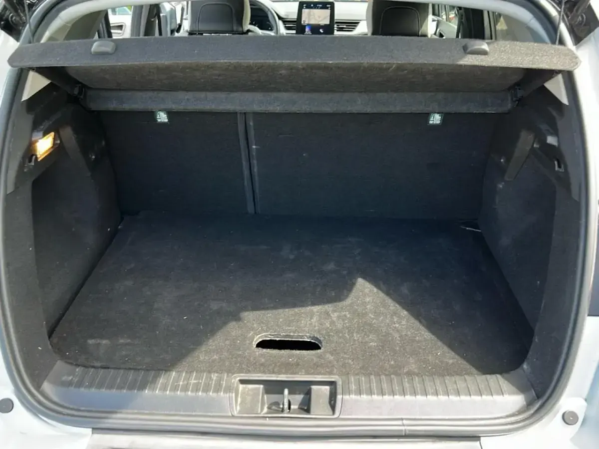 Usata Renault Captur Intens 101 CV (74 kW) 2023 Varsavia SUV