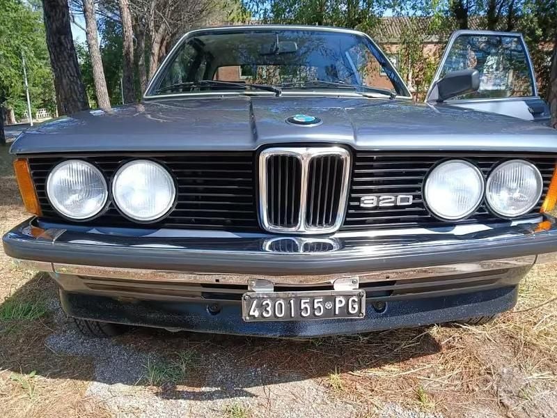 Usata BMW 320 Efficient Dynamics 125 CV (91 kW) 1982 Grigio Utilitaria