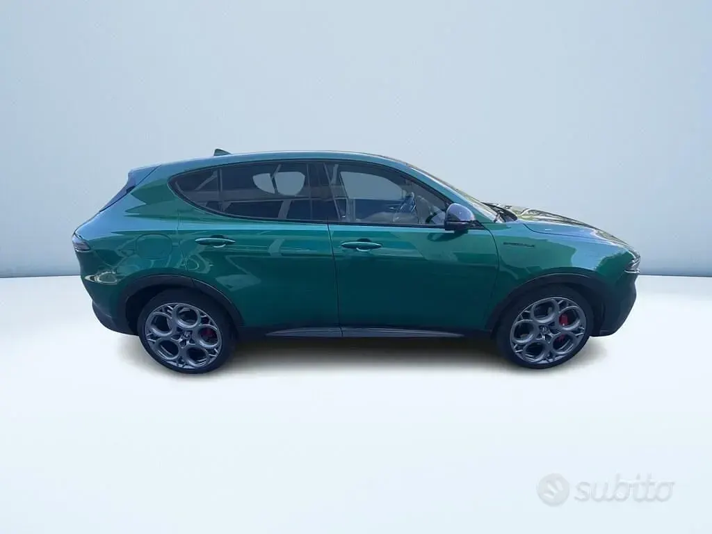 Usata Alfa Romeo Tonale Edizione Speciale 131 CV (96 kW) 2023 Argento metallizzato SUV