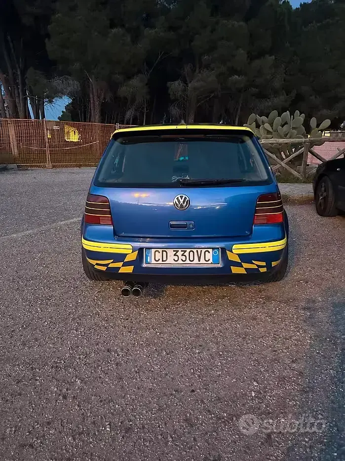 Usata VW Golf IV 110 CV (80 kW) 2000 Bluazzurro Berlina