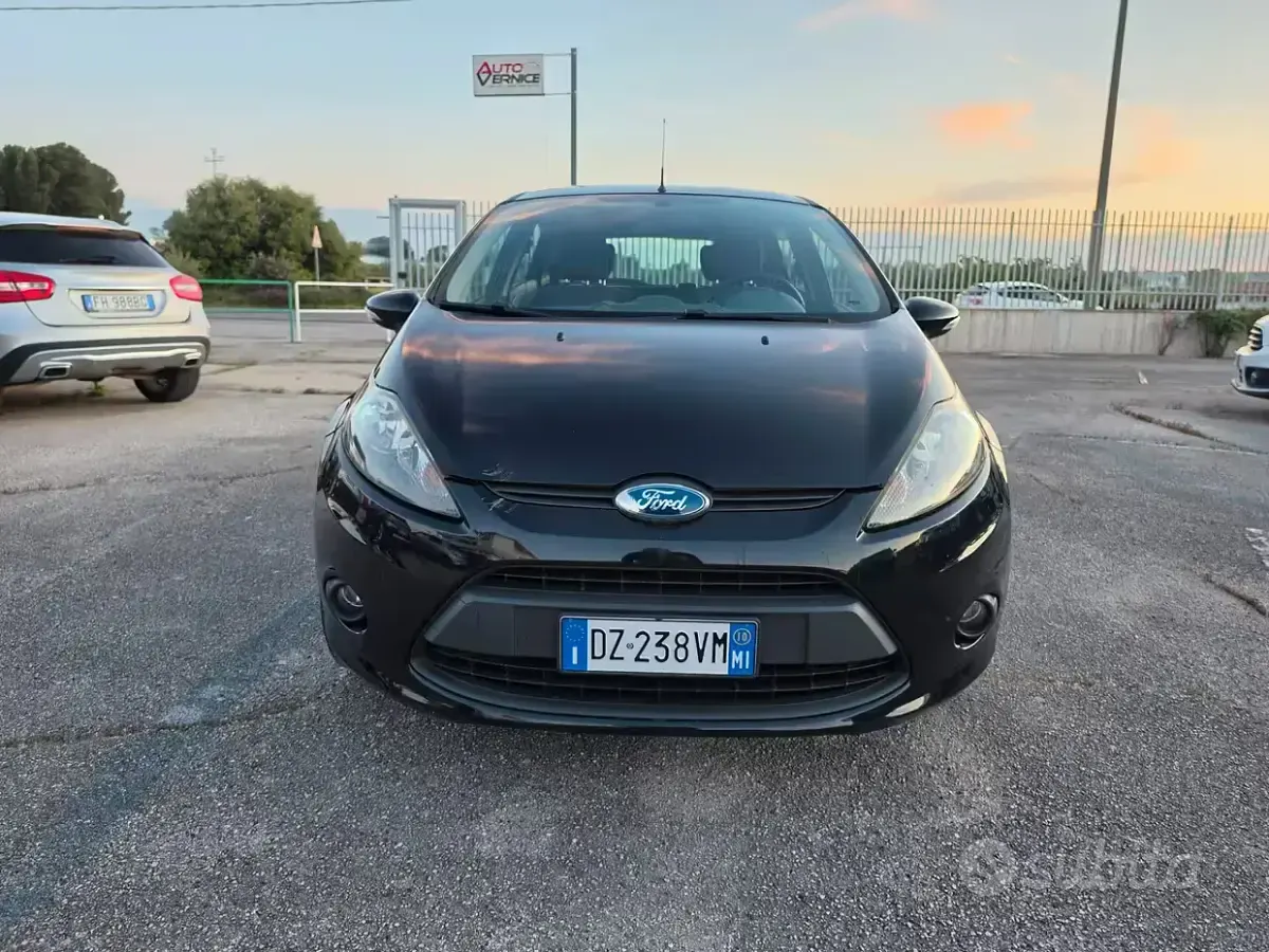 Usata Ford Fiesta Titanium 68 CV (50 kW) 2010 Berlina