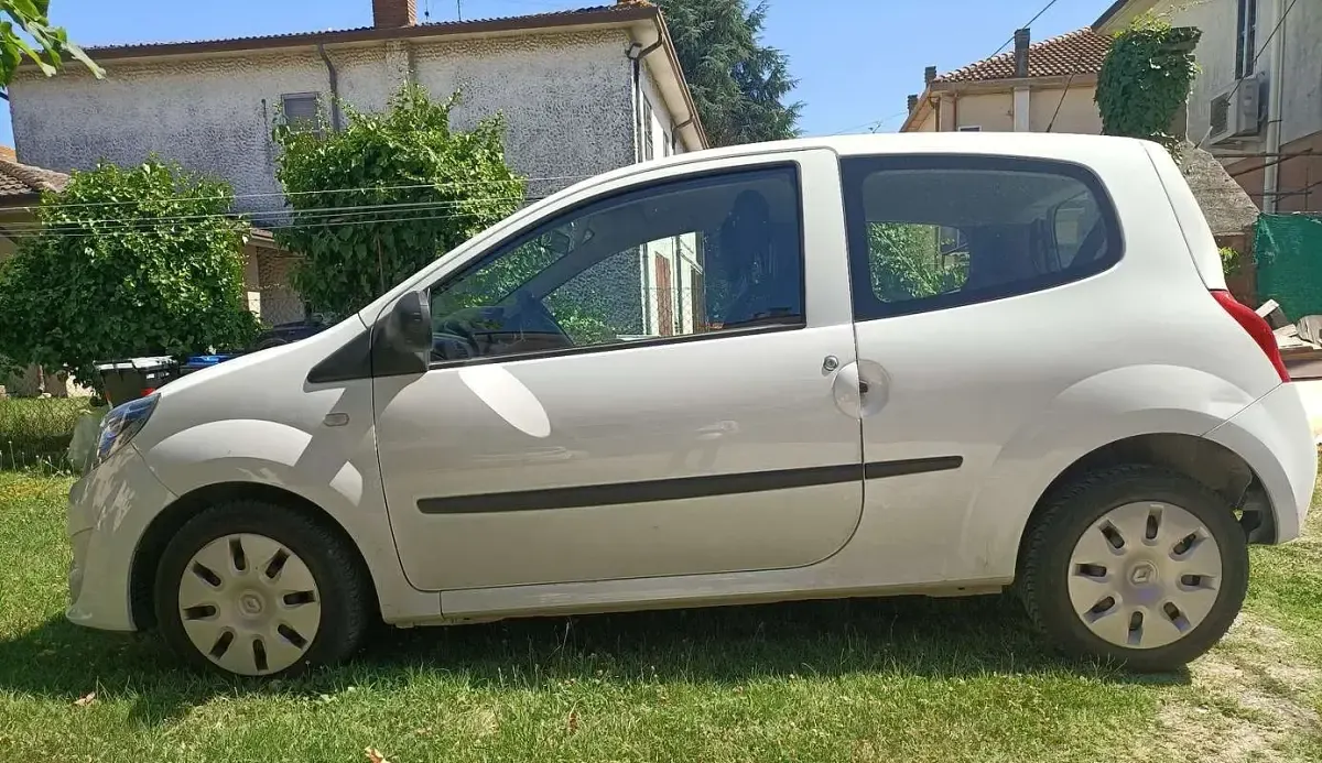 Usata Renault Twingo Dynamique 58 CV (42 kW) 2009 Bianco Utilitaria