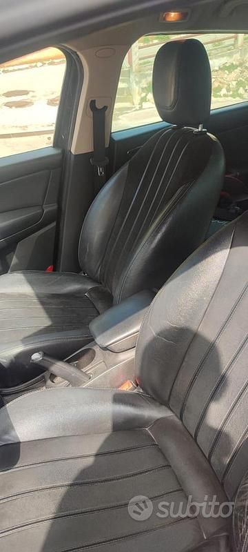 Usata Lancia Delta 120 CV (88 kW) 2012 Grigio Utilitaria