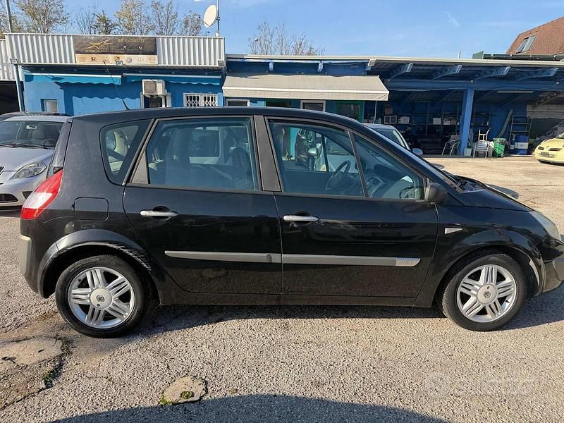 Usata Renault Scénic II Dynamique 82 CV (60 kW) 2004 Nero Monovolume