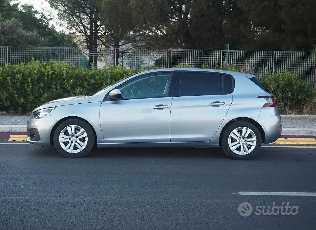 Usata Peugeot 308 Business-Line 131 CV (96 kW) 2019 Grigio Berlina
