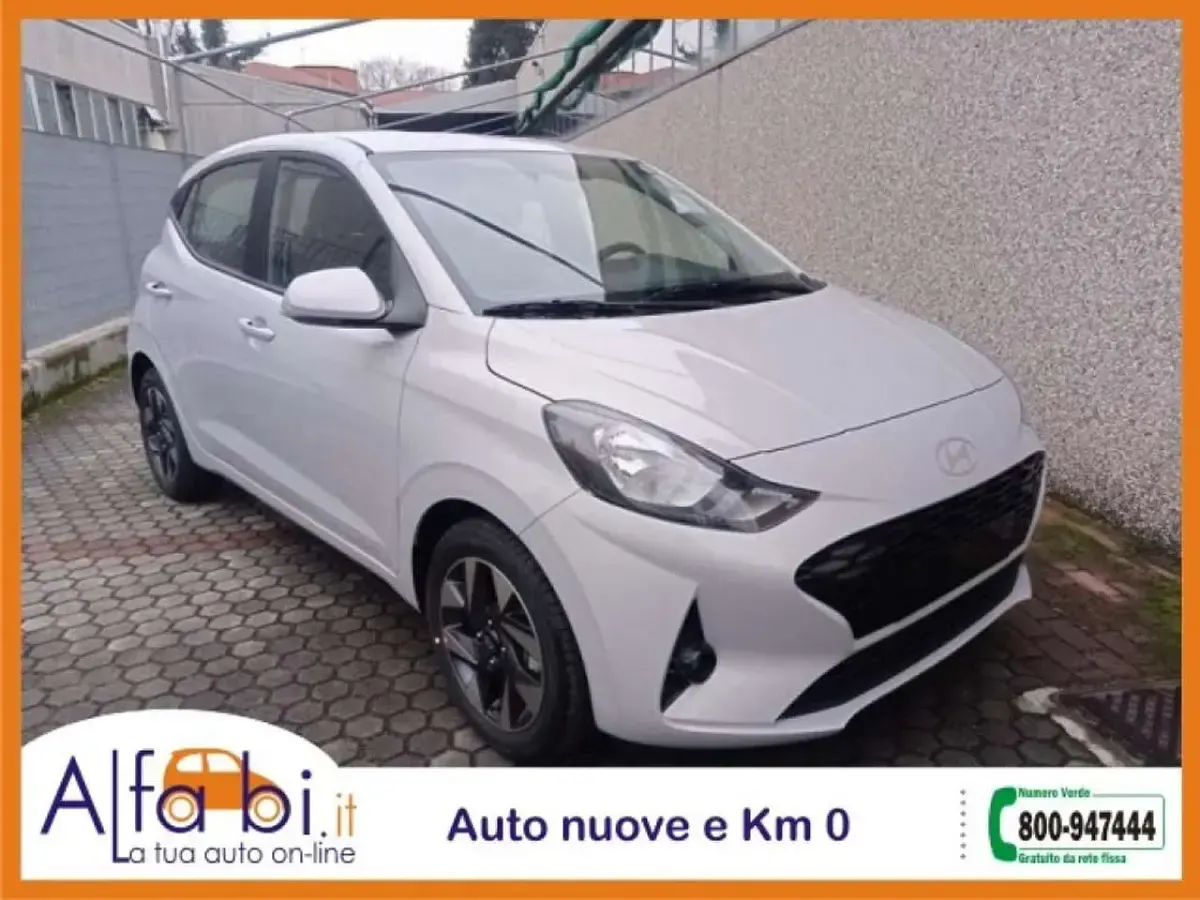 Nuova Hyundai i10 63 CV (46 kW) 2025 Vari colori Utilitaria