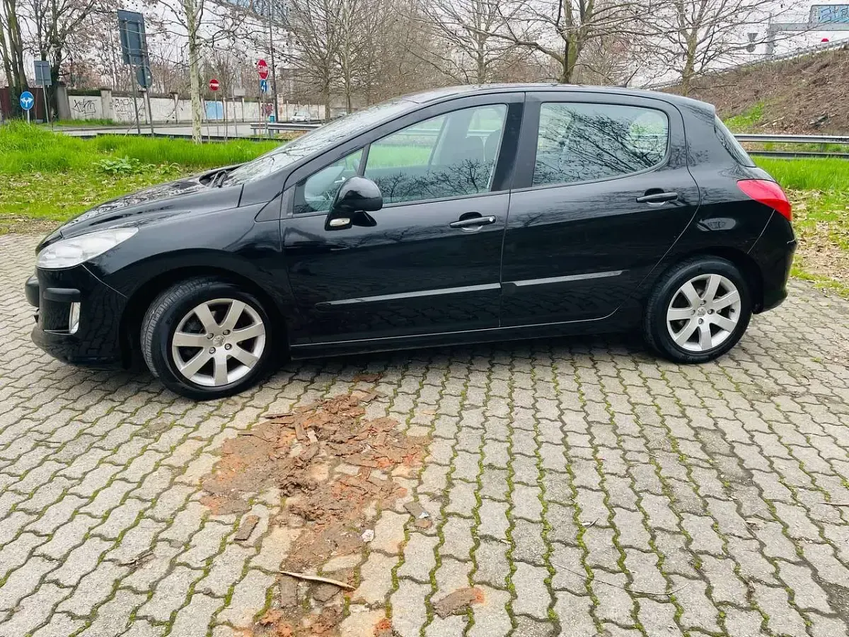 Usata Peugeot 308 120 CV (88 kW) 2008 Nero Berlina