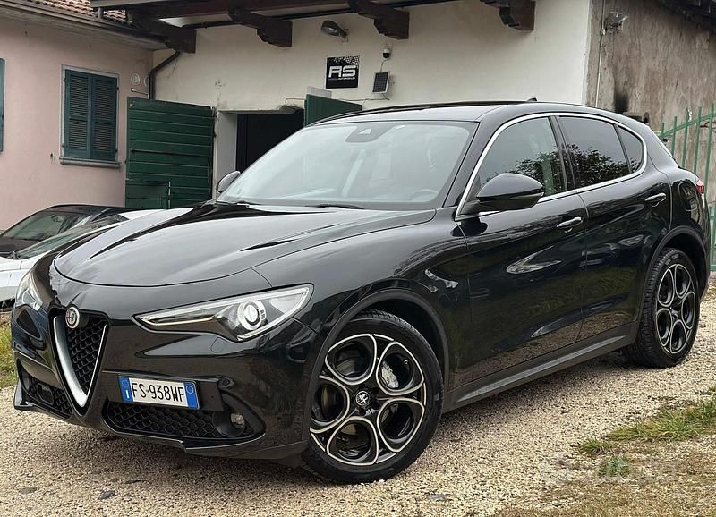 Usata Alfa Romeo Stelvio Super 179 CV (131 kW) 2018 Nero SUV