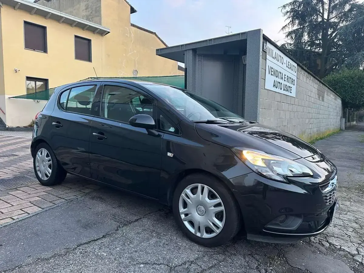 Usado Opel Corsa 75 CV (55 kW) 2016 Negro Utilitario