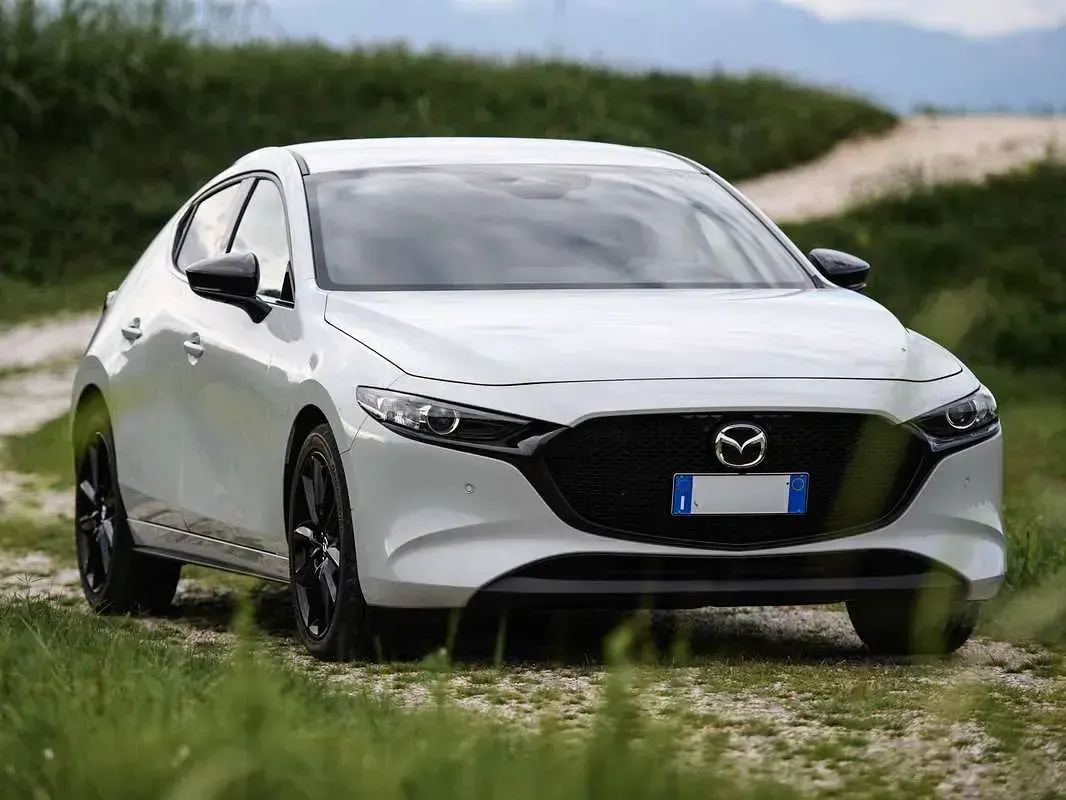 Usata Mazda 3 Nagisa 140 CV (102 kW) 2025 Bianco Berlina