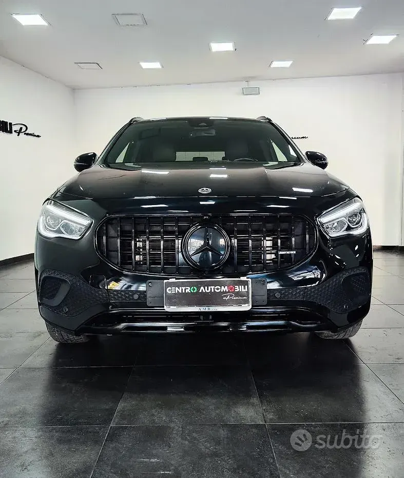 Usata Mercedes GLA180 116 CV (85 kW) 2023 Nero SUV
