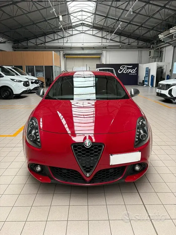 Usata Alfa Romeo Giulietta Super 120 CV (88 kW) 2017 Rosso Utilitaria