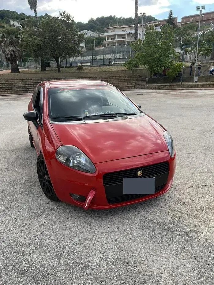 Usata Fiat Grande Punto 131 CV (96 kW) 2008 Rosso Utilitaria