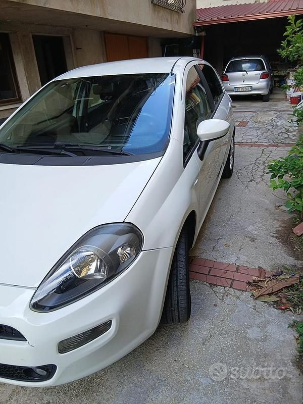 Usata Fiat Grande Punto 75 CV (55 kW) 2014 Bianco Utilitaria