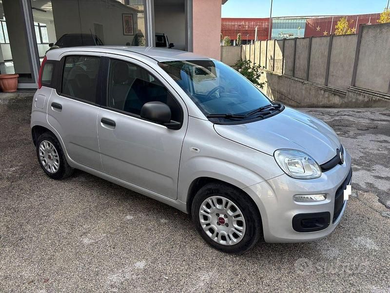 Grigio Usata 2021 Fiat Panda Easy Tre volumi | 7500 € (Super prezzo) - Immagine 1/4