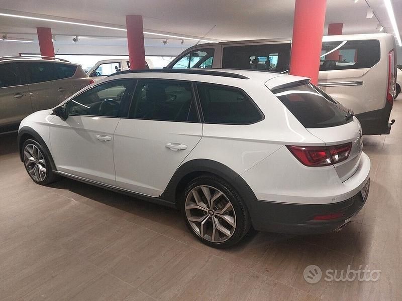 Usado Seat Leon X-Perience 4Drive 184 CV (135 kW) 2016 Blanco Familiar