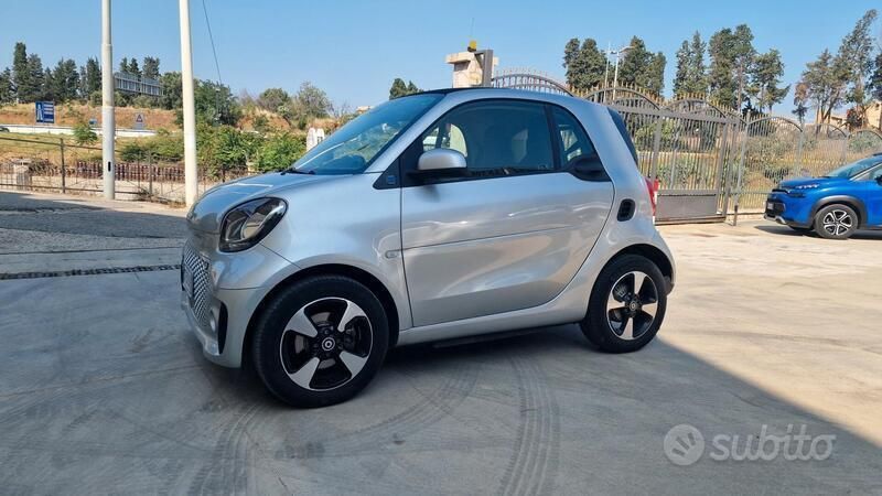 Argento Usata 2021 Smart ForTwo Electric Drive Passion Tre volumi | 12.500 € (Buon prezzo) - Immagine 1/4