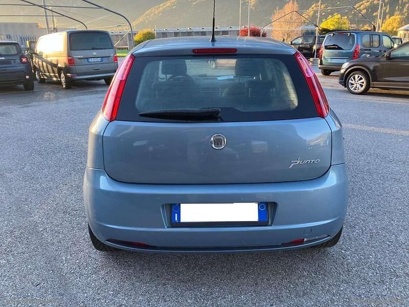 Usata Fiat Grande Punto Dynamic 77 CV (56 kW) 2009 Grigio Utilitaria