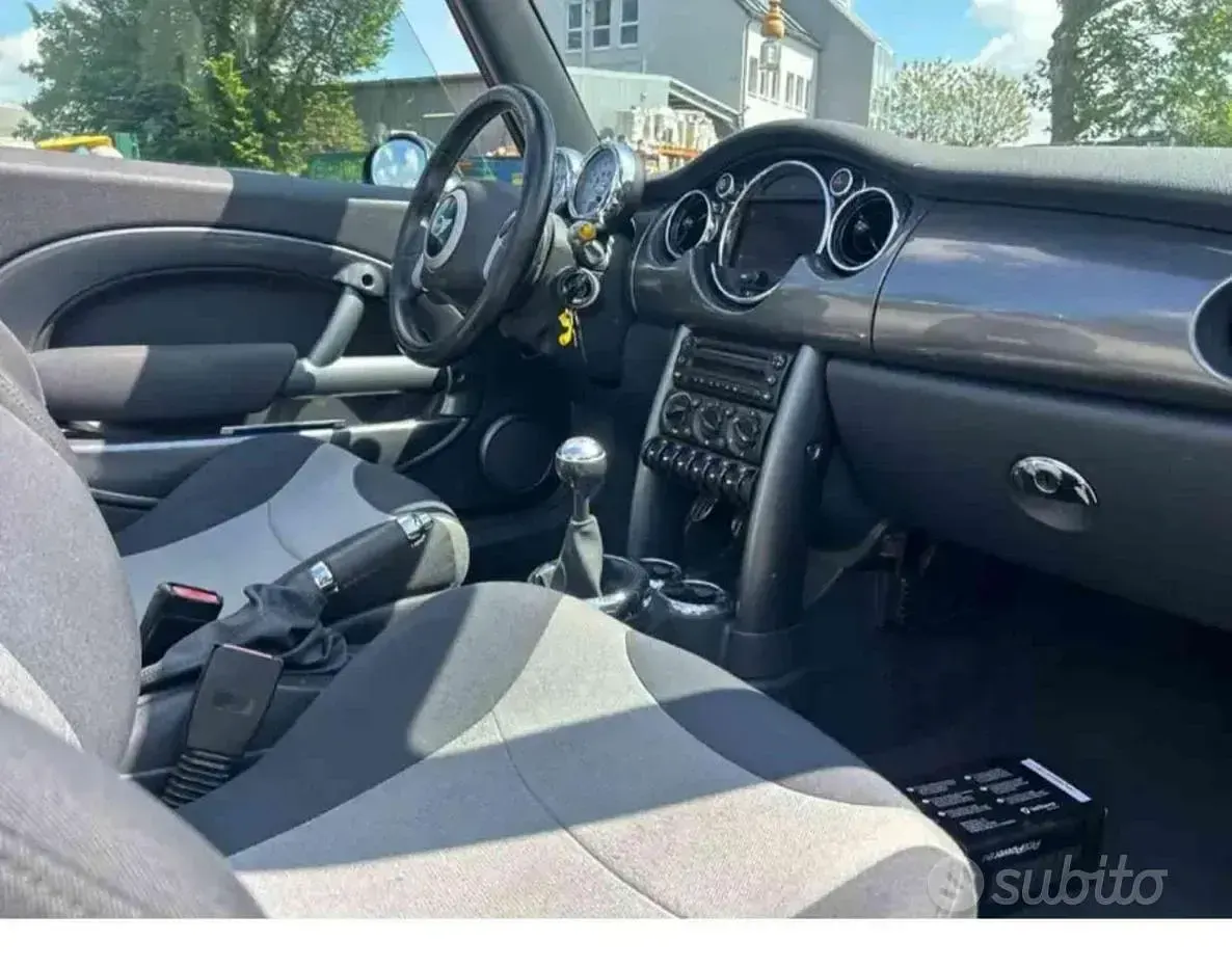 Usata Mini Cooper S Cabriolet 170 CV (125 kW) 2006 Nero Cabrio