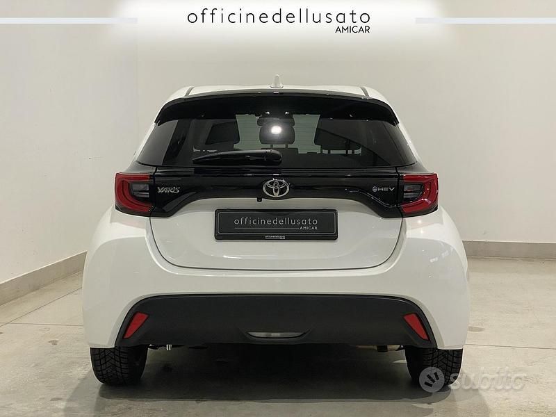 Usata Toyota Yaris Hybrid Trend 116 CV (85 kW) 2024 Berlina