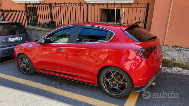 Rosso Usata 2016 Alfa Romeo Giulietta Quadrifoglio Due volumi | 17.500 € (Cara) - Immagine 1/4