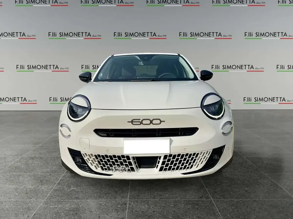 Usata Fiat 600 145 CV (106 kW) 2025 Other SUV