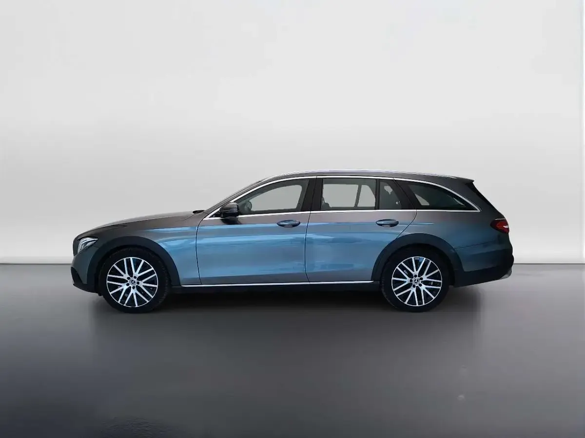 Usata Mercedes E220 Premium 194 CV (142 kW) 2019 Grigio Station wagon