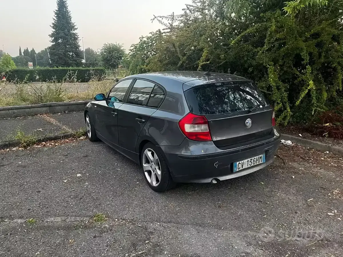 Usata BMW 120 163 CV (119 kW) 2005 Nero Utilitaria