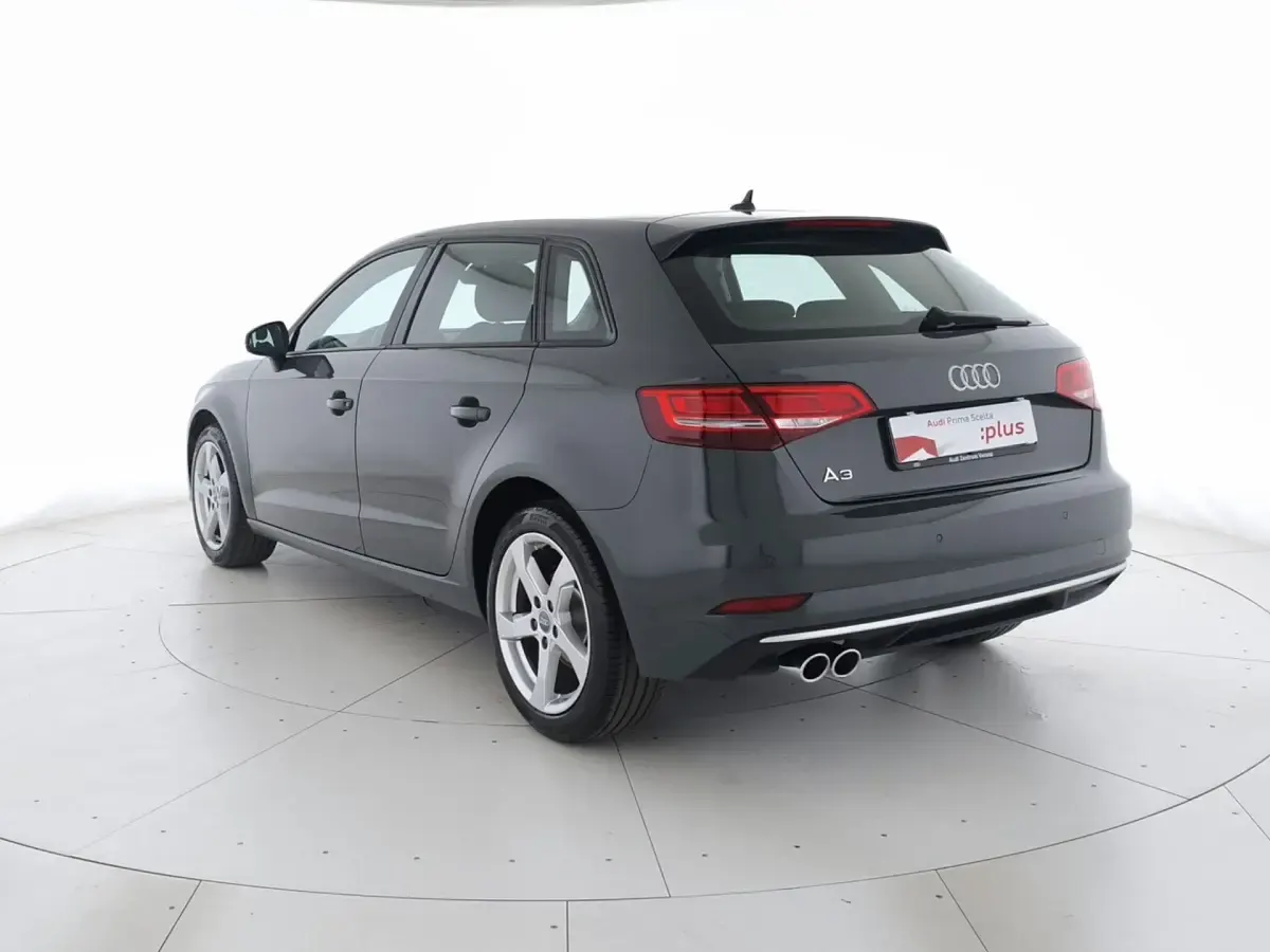 Usata Audi A3 Sport 150 CV (110 kW) 2020 Grigio nano metallizzato Berlina