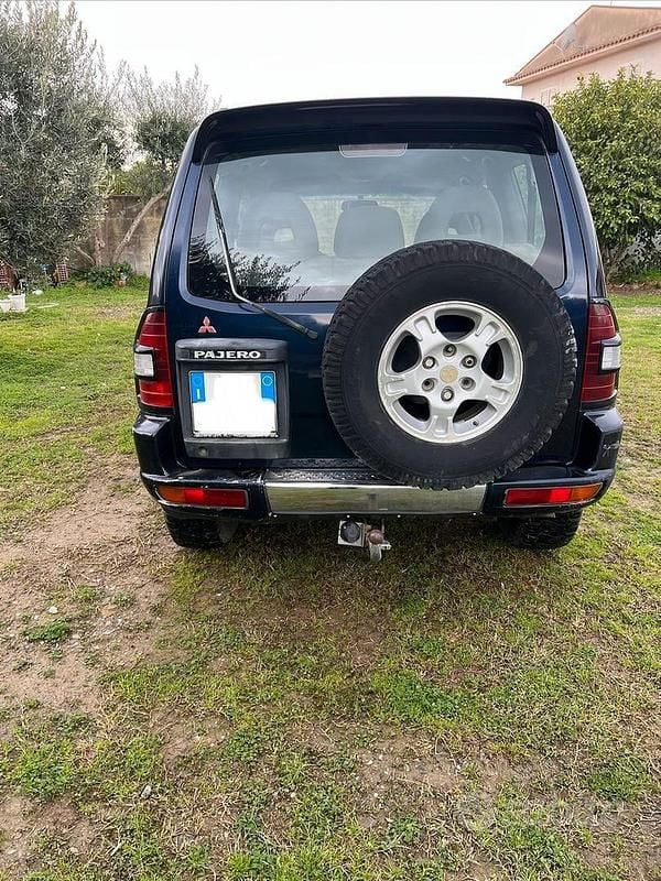 Usata Mitsubishi Pajero 2002 Blu SUV
