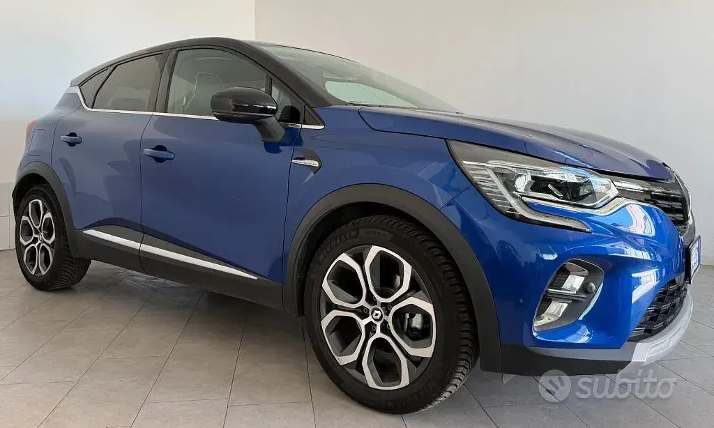 Usata Renault Captur Techno 194 CV (142 kW) 2022 Bluazzurro SUV