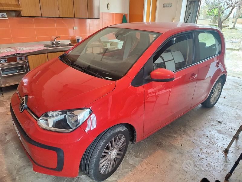 Usata VW up! move up! 65 CV (47 kW) 2020 Rosso Utilitaria