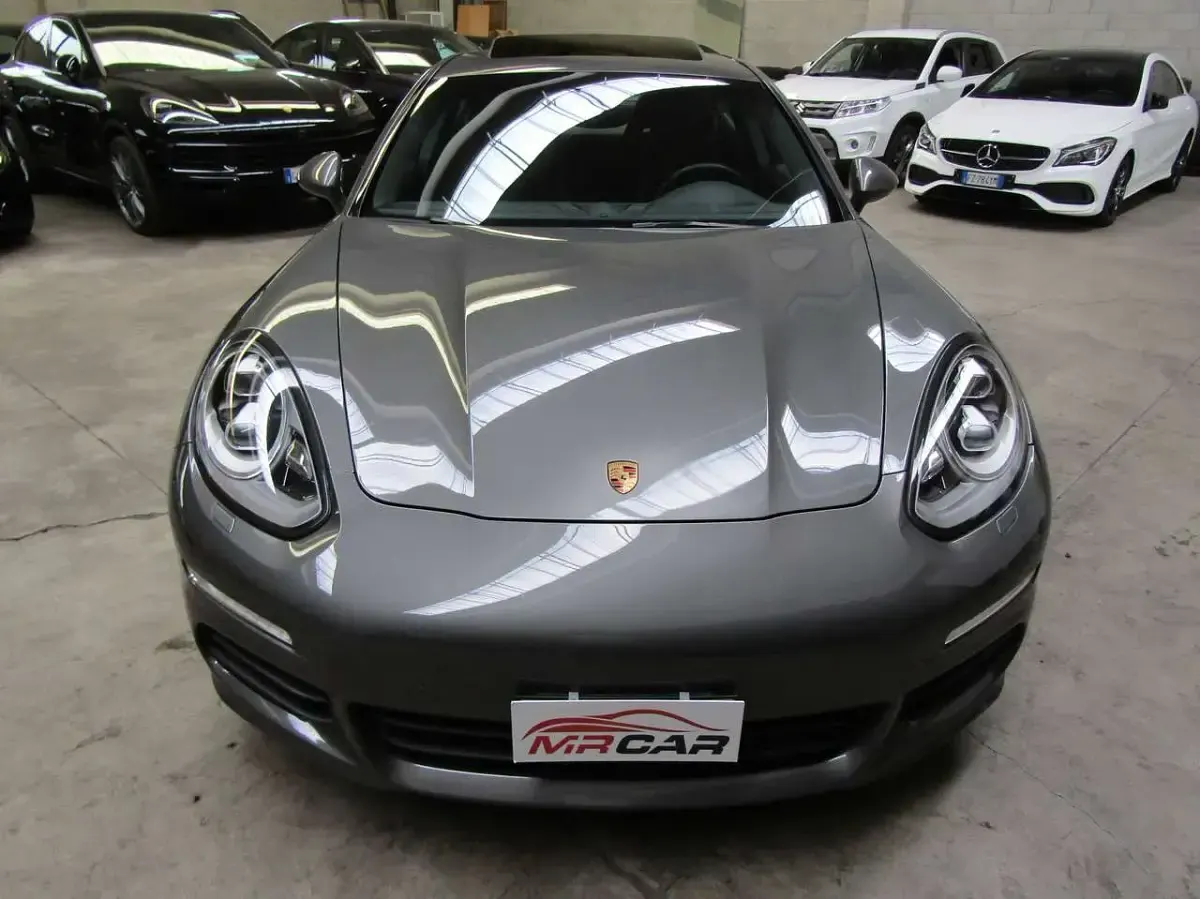 Usata Porsche Panamera 250 CV (183 kW) 2014 Agate grey metallic Utilitaria