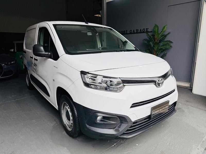 Bianco Usata 2021 Toyota Proace City City Monovolume | 13.200 € (Buon prezzo) - Immagine 1/4
