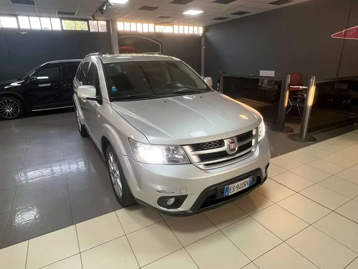 Usata Fiat Freemont Lounge 140 CV (102 kW) 2013 Grigio SUV