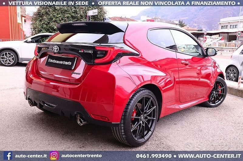 Usata Toyota Yaris 261 CV (191 kW) 2021 Rosso Utilitaria