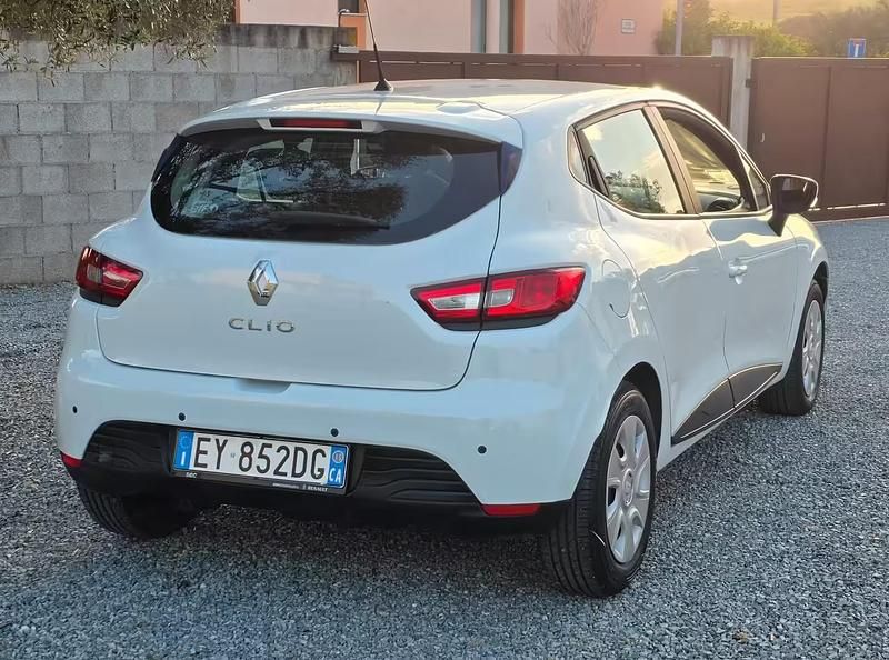 Usata Renault Clio IV Life 75 CV (55 kW) 2016 Bianco Berlina