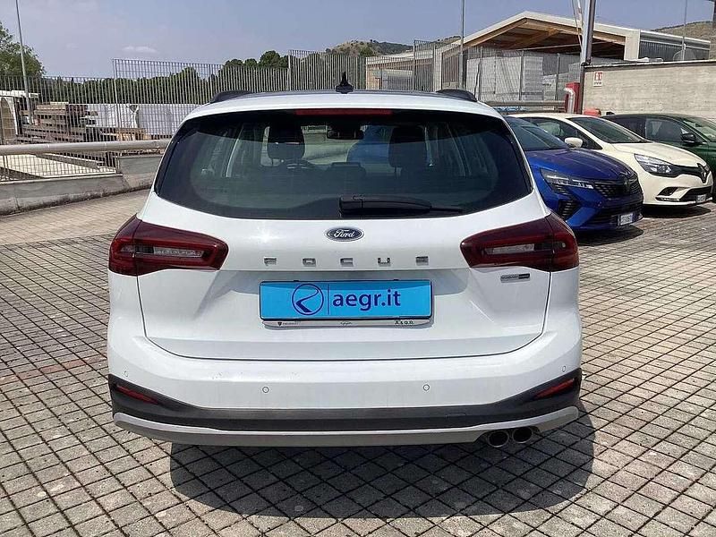 Usata Ford Focus Active 125 CV (91 kW) 2022 Bianco Berlina