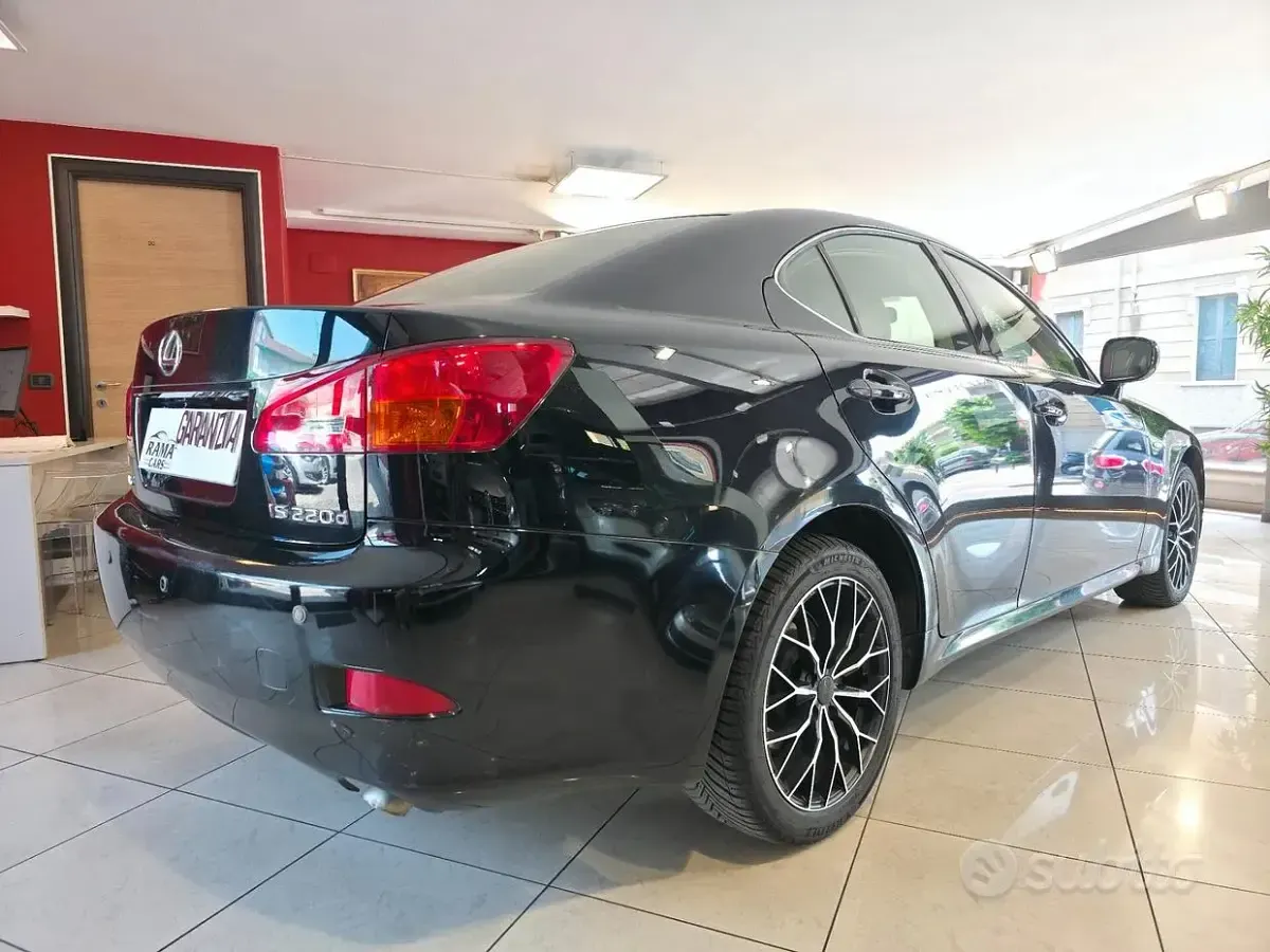 Usata Lexus IS220d 177 CV (130 kW) 2006 Nero Berlina
