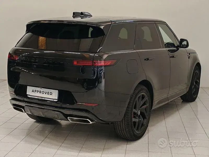 Käytetty Land Rover Range Rover Sport SE Dynamic 460 HP (338 kW) 2025 Musta Katumaasturi