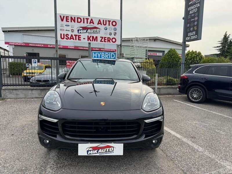 Nero Usata 2016 Porsche Cayenne SUV | 29.900 € (Buon prezzo) - Immagine 1/4