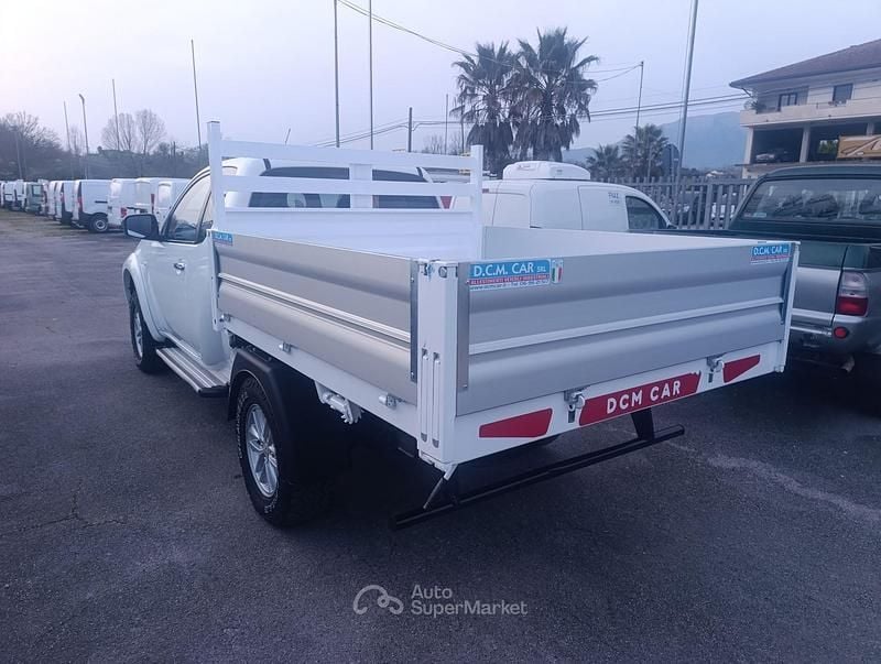 Usata Mitsubishi L200 178 CV (130 kW) 2014 Bianco Pick-up