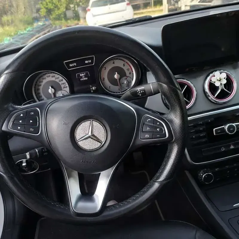 Usata Mercedes GLA180 109 CV (80 kW) 2015 SUV
